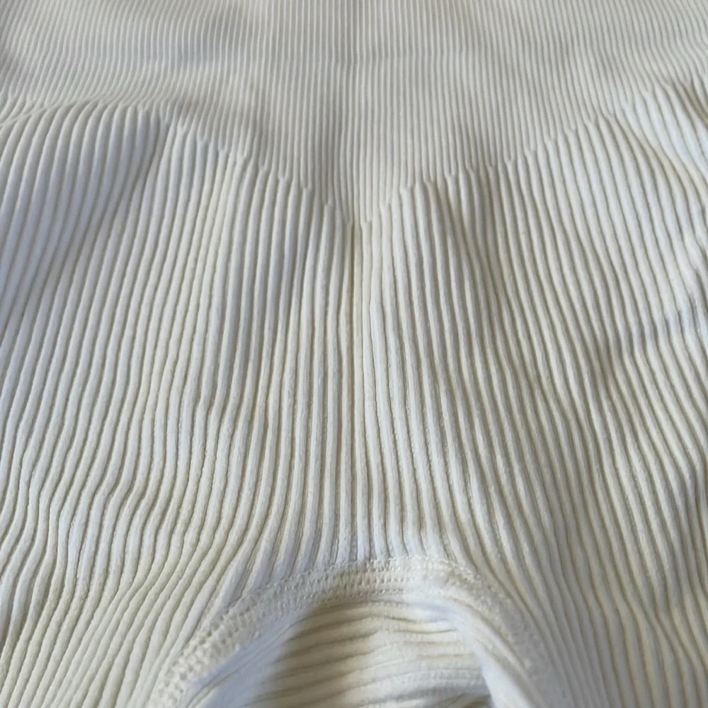 White Ribbed High-Waisted Shorts - Picture 2 of 7